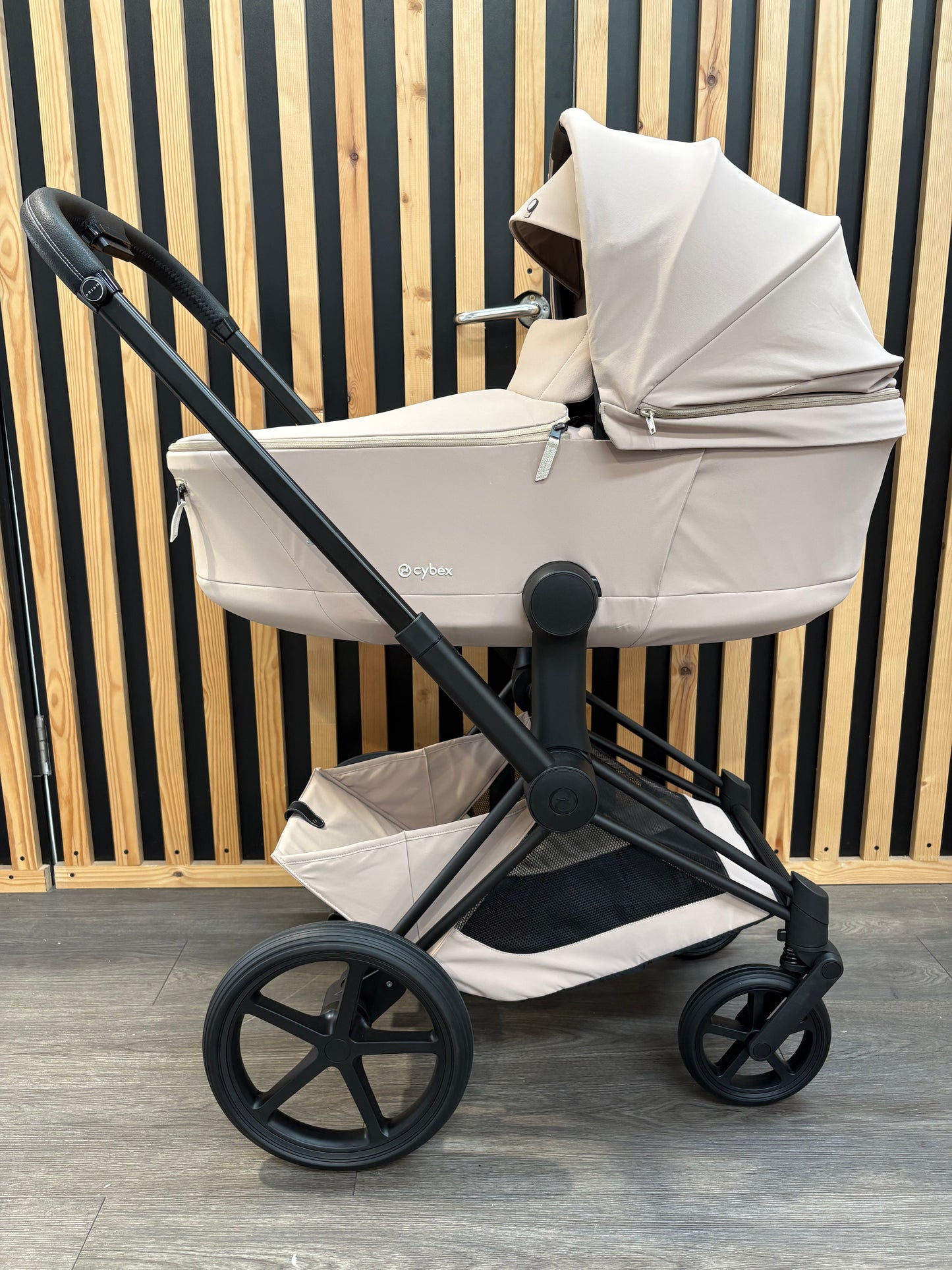 EX DISPLAY Cybex Priam Comfort Pushchair & Foldable Carrycot - Cozy Beige/Black