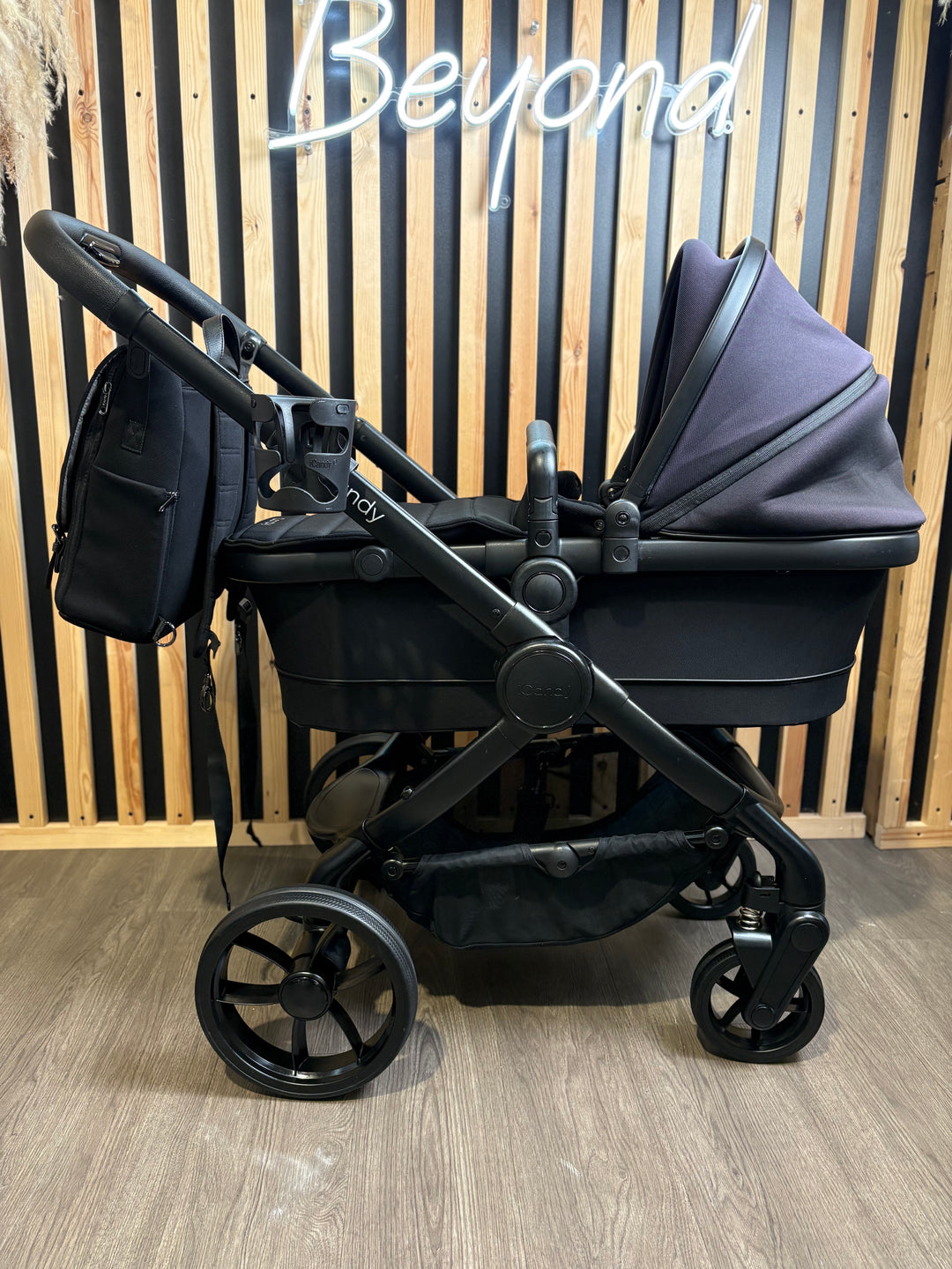 PRE LOVED iCandy Peach 7 Travel System - Jet/Black