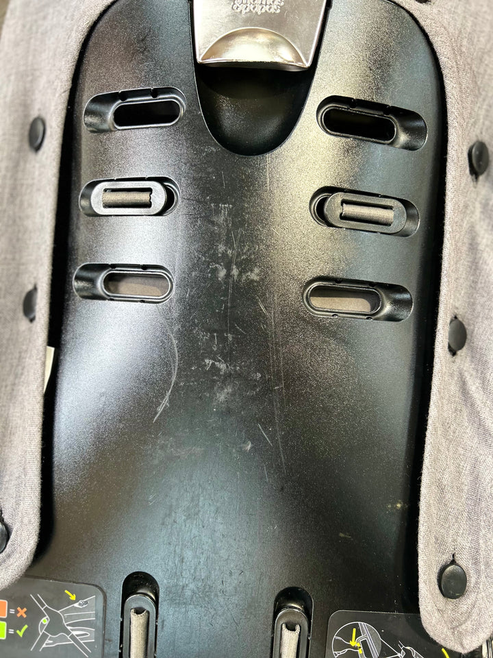 PRE LOVED Mamas & Papas Ocarro Travel System - Simply Lux