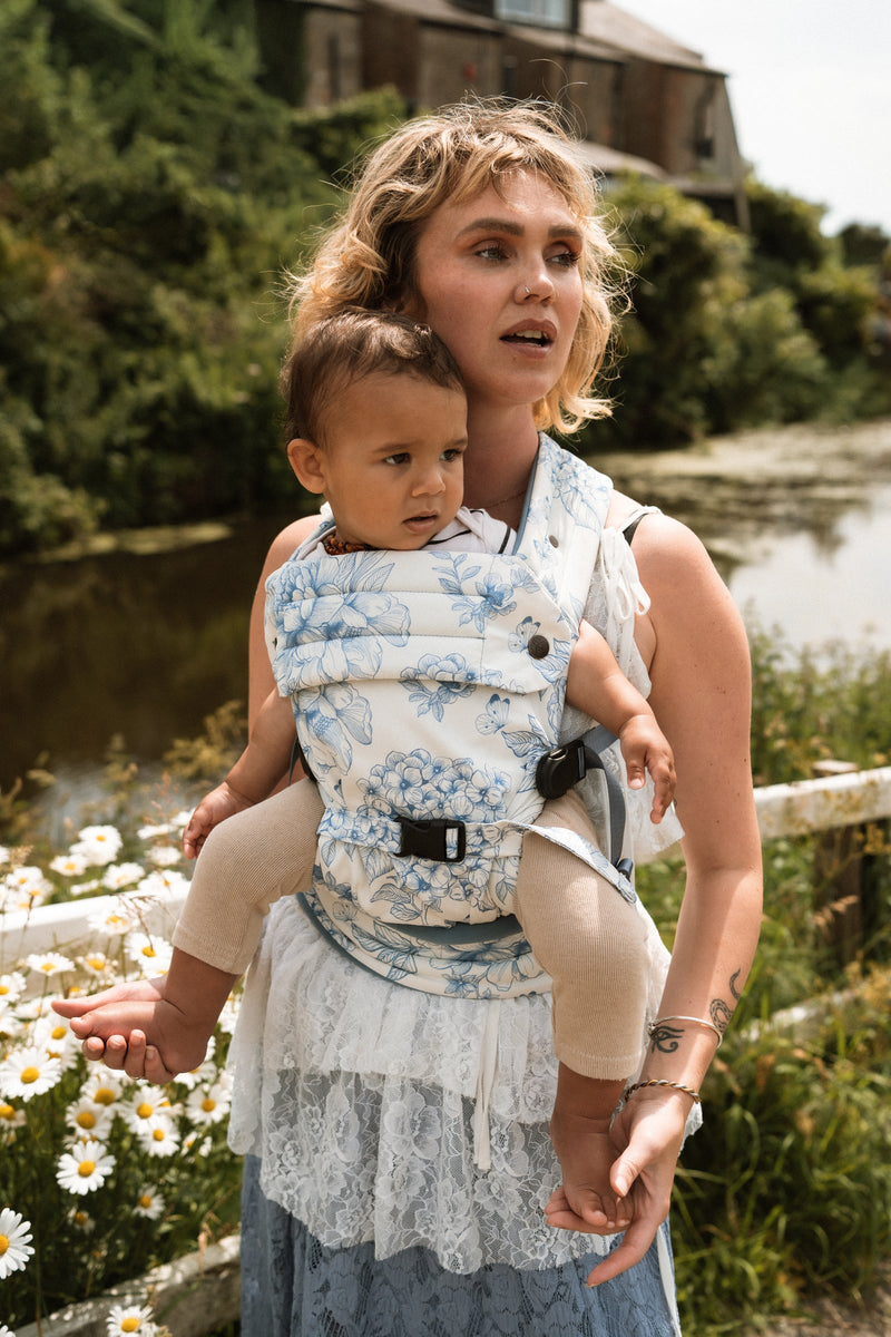 Bizzi Growin Nomad Pure Organic Baby Carrier - Blue Hydrangea