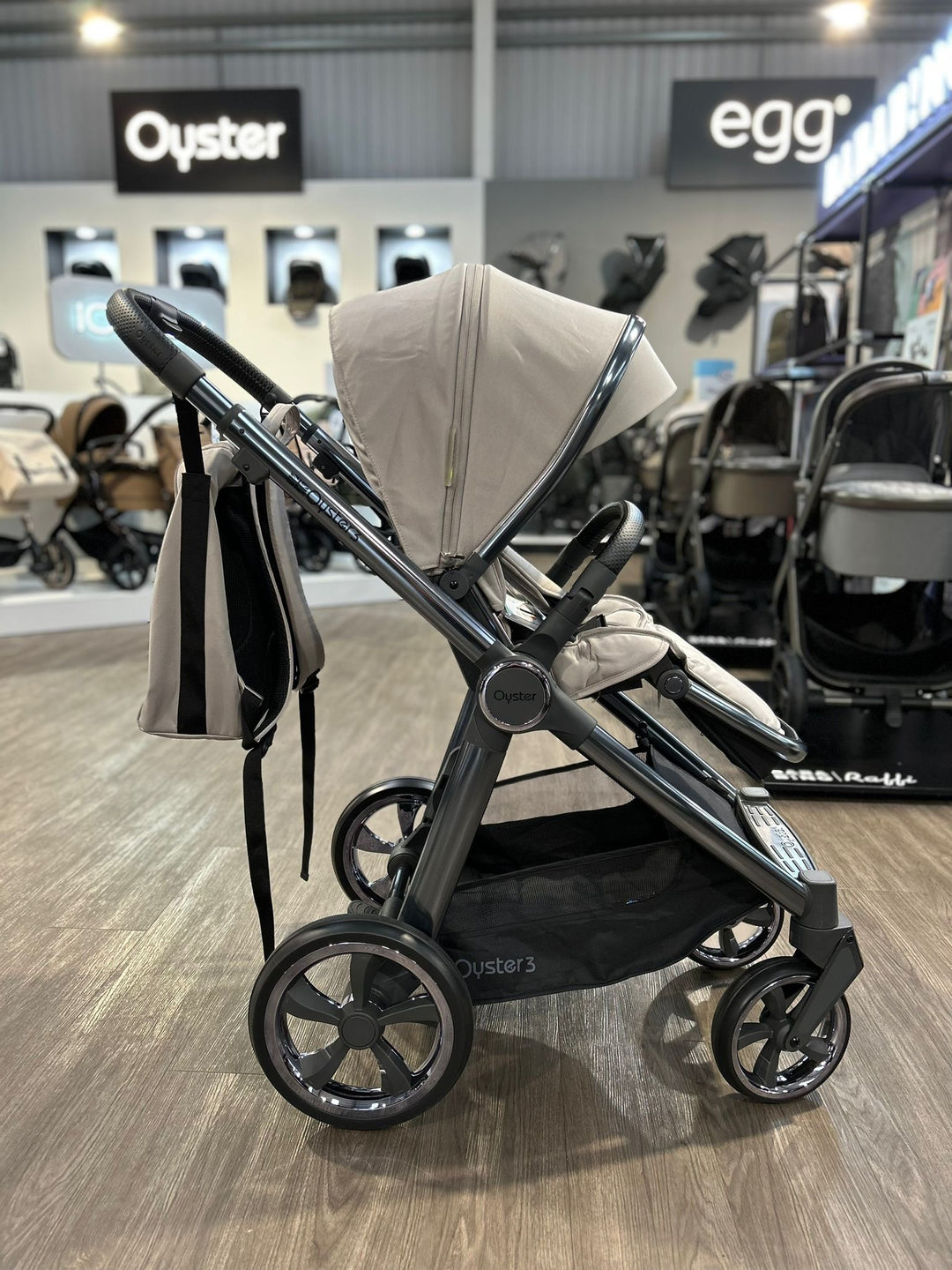 EX DISPLAY BabyStyle Oyster 3 Luxury Travel System - Stone