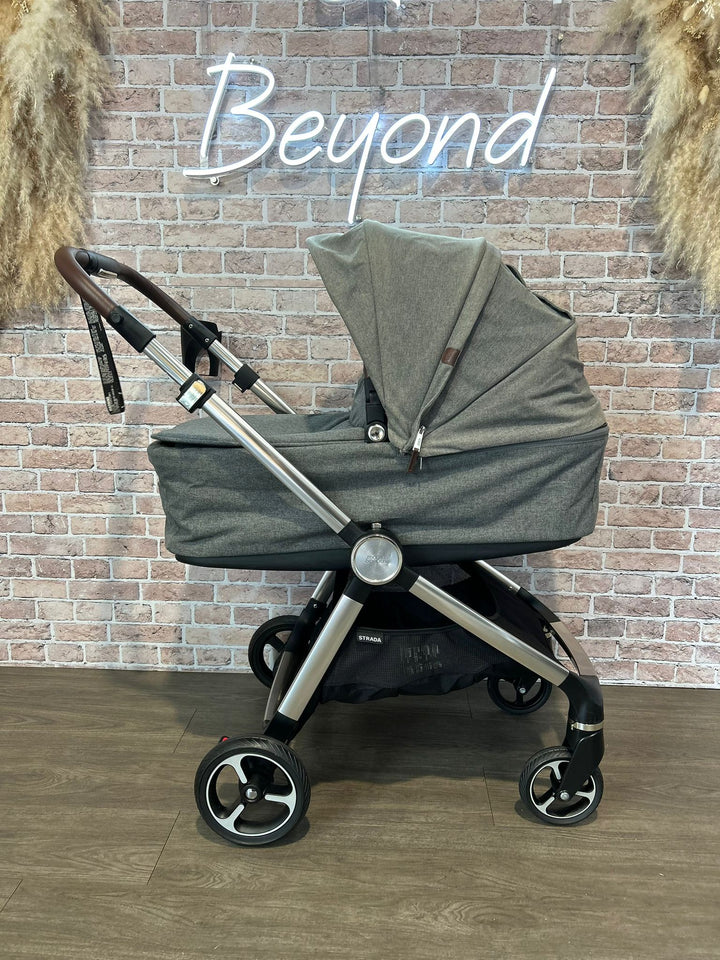 PRE LOVED Mamas & Papas Strada 4-Piece Starter Bundle - Grey Mist