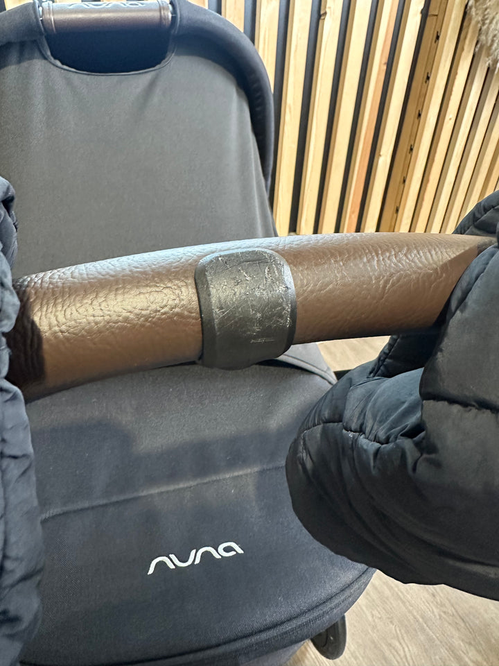 PRE LOVED Nuna Triv LX Pushchair, LYTL Carrycot + Accessories - Caviar