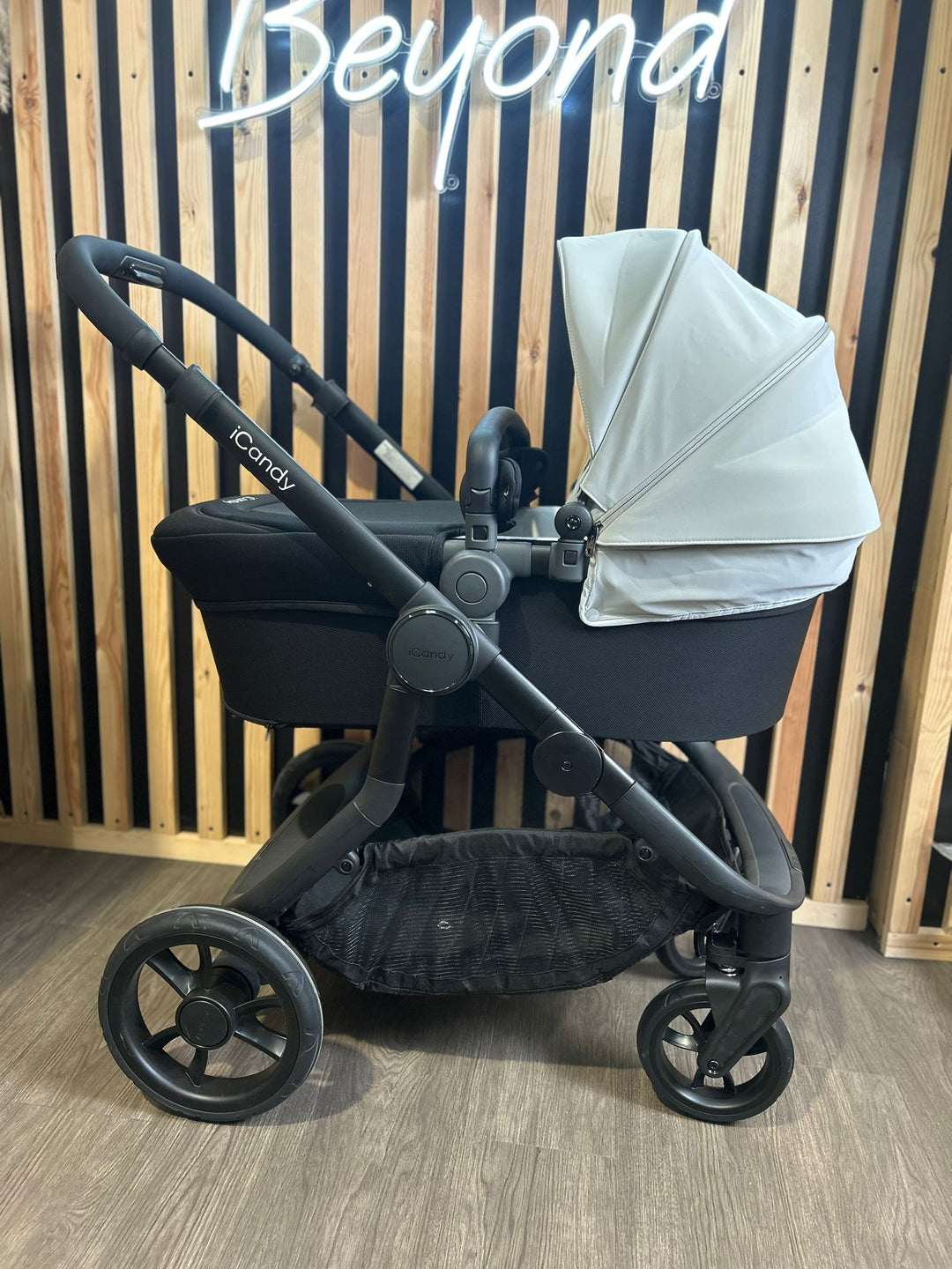 EX DISPLAY iCandy Orange4 - Glacier