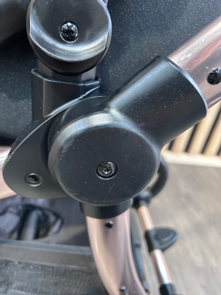 PRE LOVED egg Pushchair + Footmuff - Diamond Black