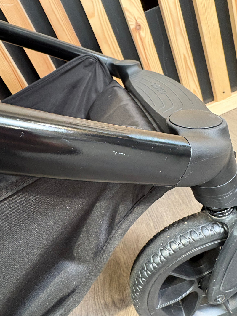 PRE LOVED Cosatto Giggle 4 Parent-and-World Facing Pushchair + Car Seat - Foxed