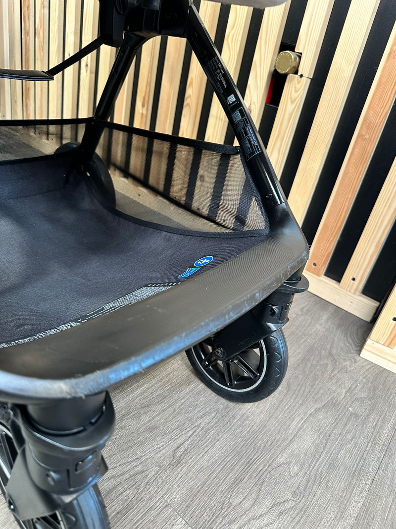 PRE LOVED Nuna Triv Travel System - Biscotti + Brand New 360 Base