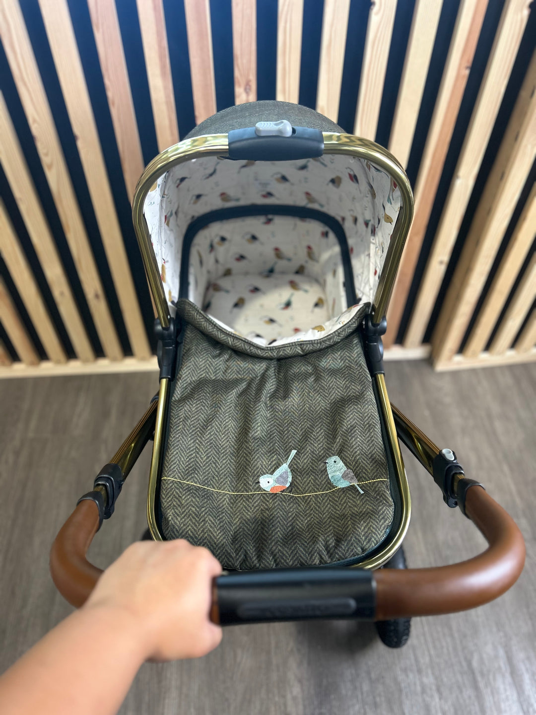 PRE LOVED Cosatto Wow 2 2in1 Travel System - Bureau