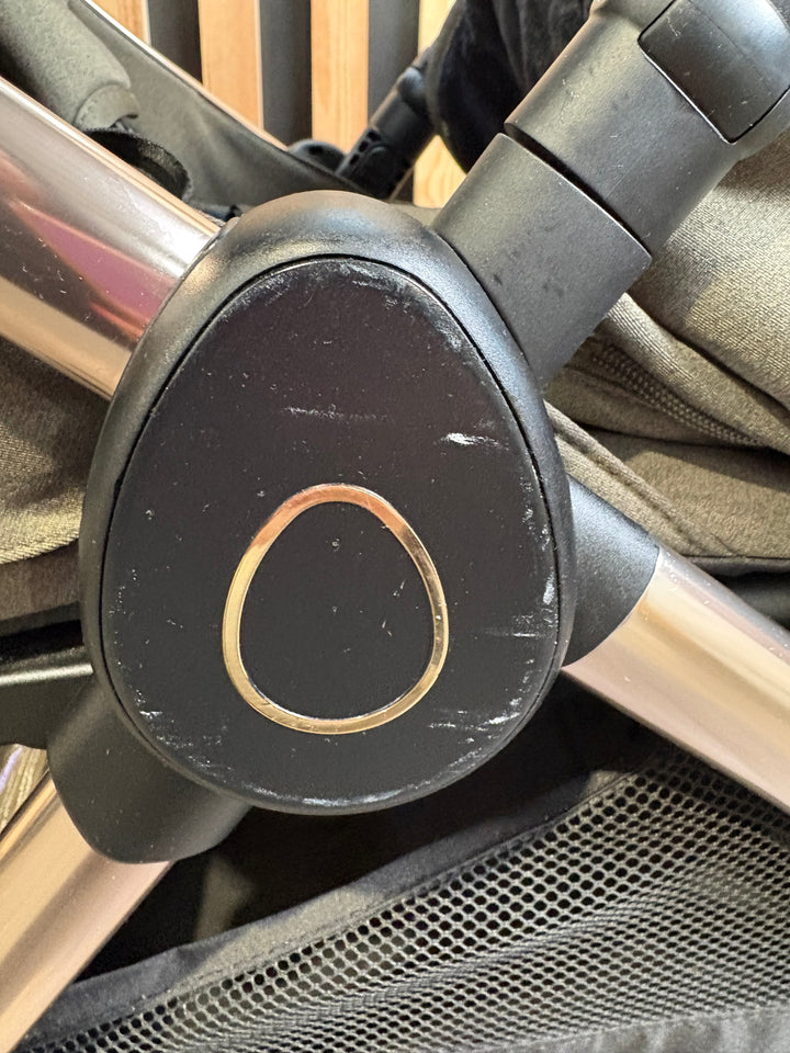 PRE LOVED eggZ Stroller + Accessories - Hunter Green