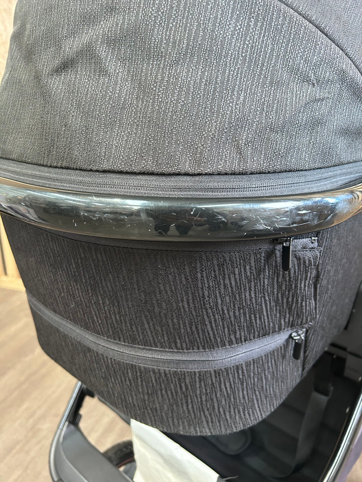 PRE LOVED Venicci Tinum 2.0 2-in-1 Travel System - SE Stylish Black