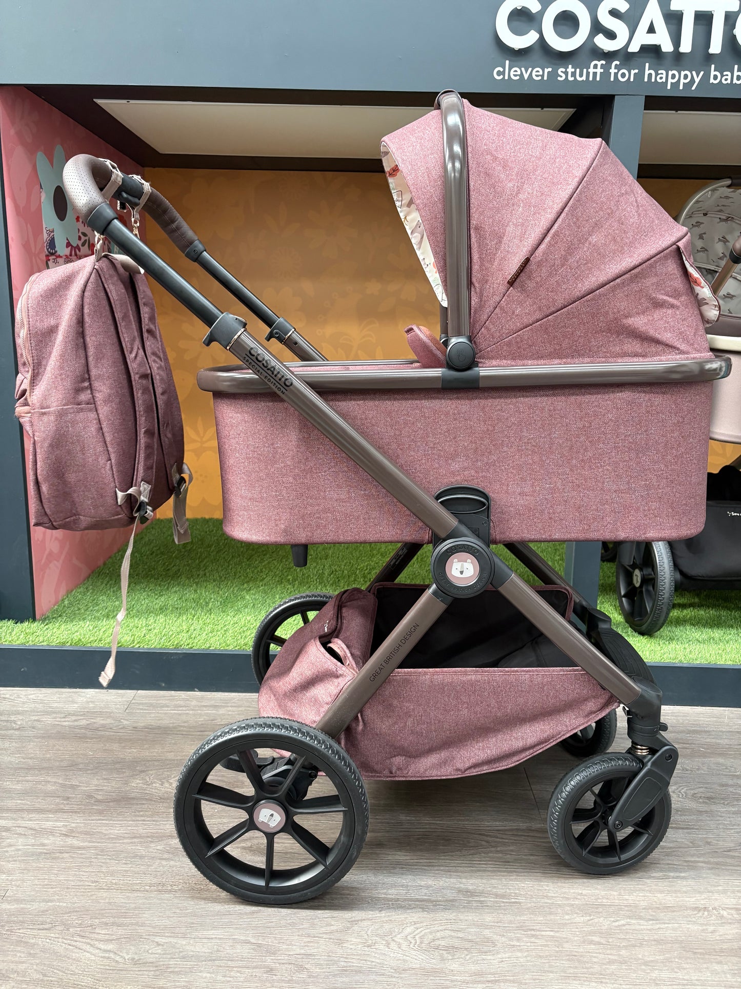 EX DISPLAY Cosatto Giggle 4 Special Edition Pram + Accessory Bundle - Bear Hug