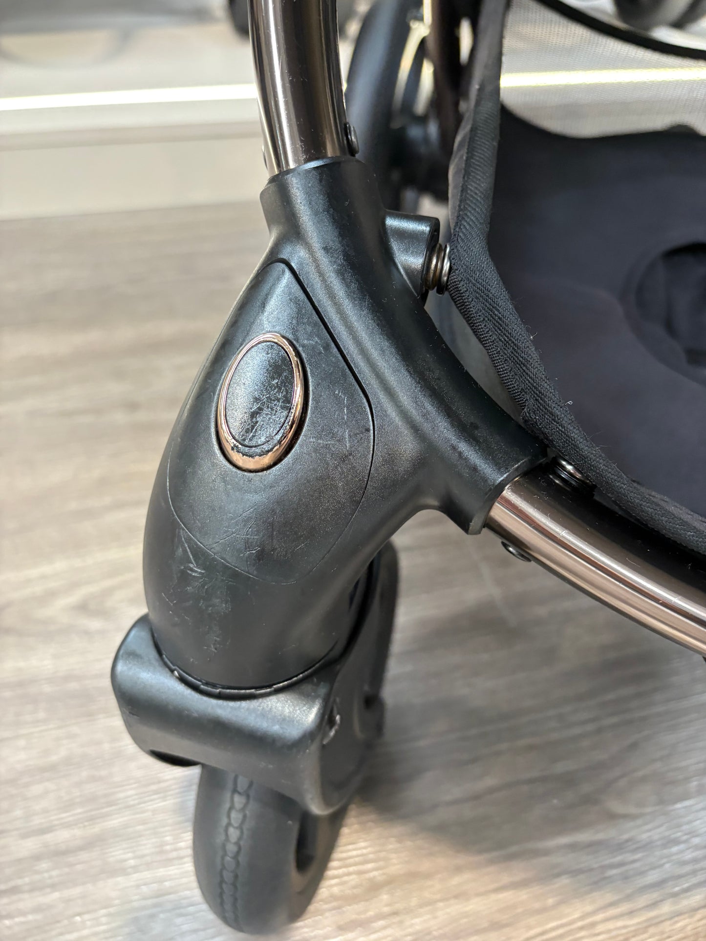PRE LOVED egg2 Travel System w/ BRAND NEW egg Shell Car Seat - Mink