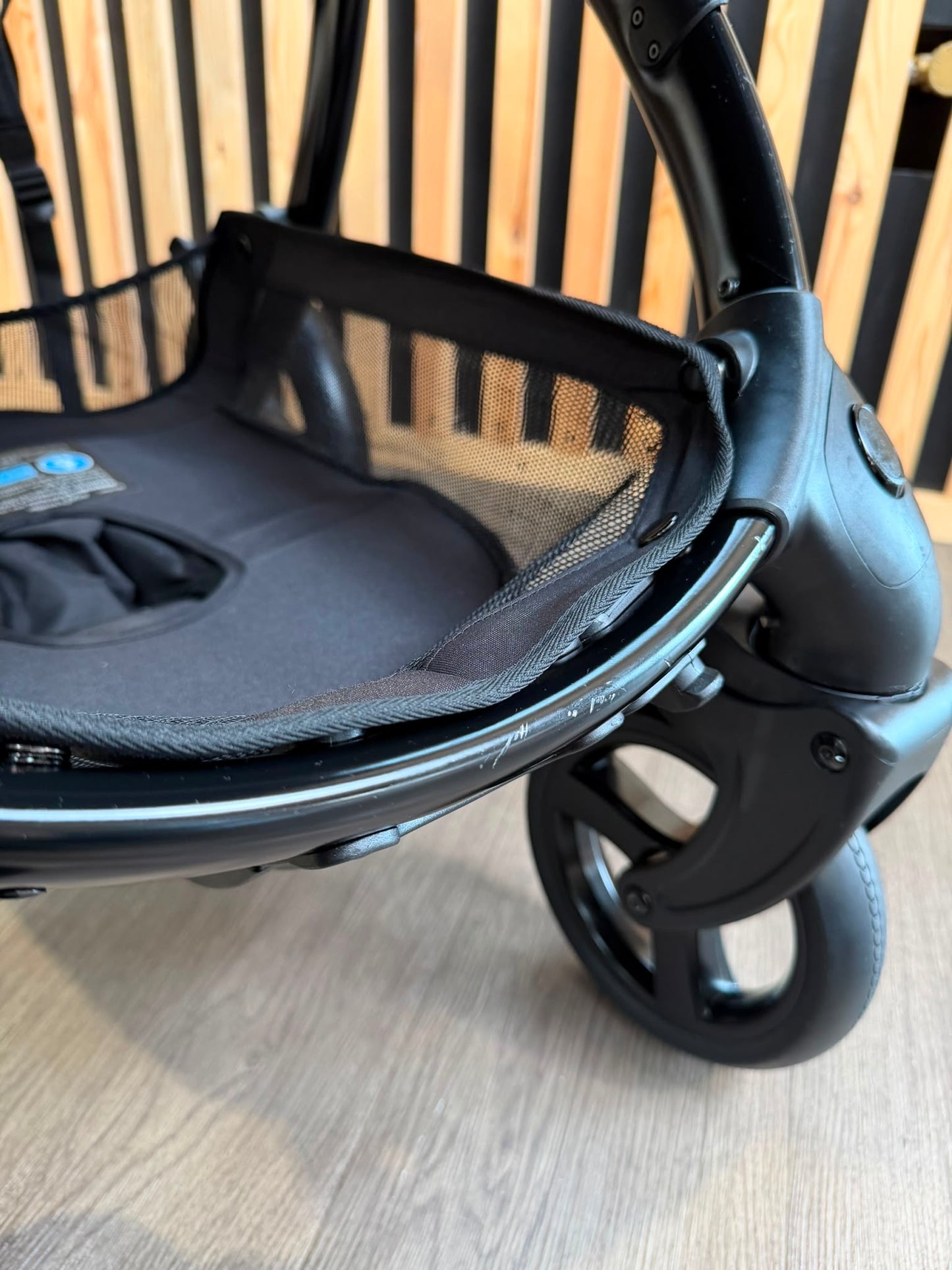 PRE LOVED egg3 Travel System - Houndstooth Black