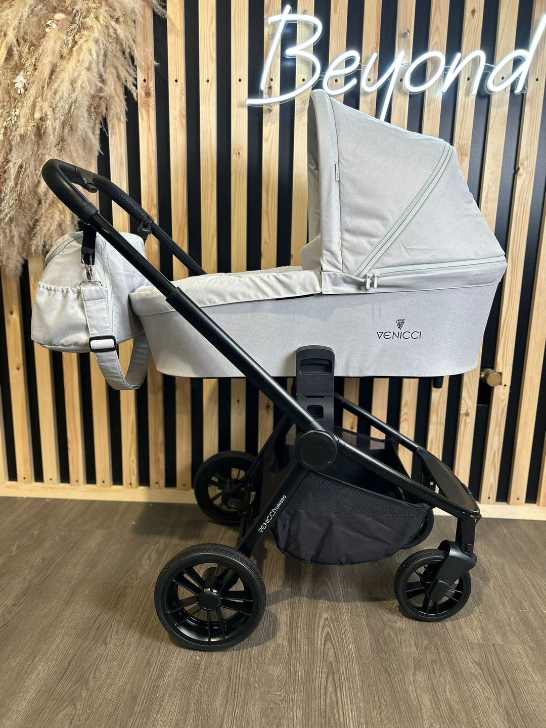 PRE LOVED Venicci Turisso Travel System - Rock Salt