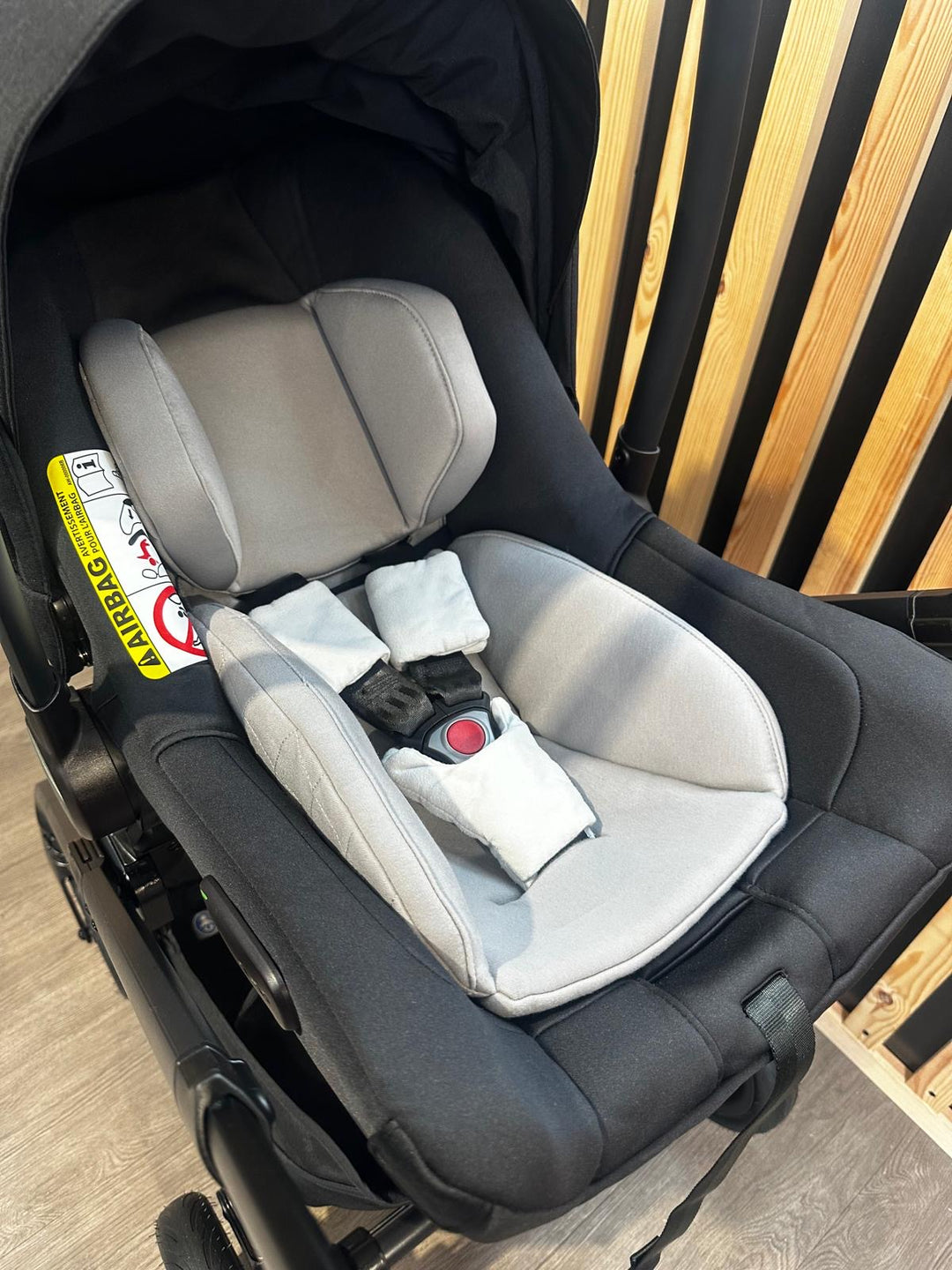 PRE LOVED Nuna Mixx Travel System - Granite