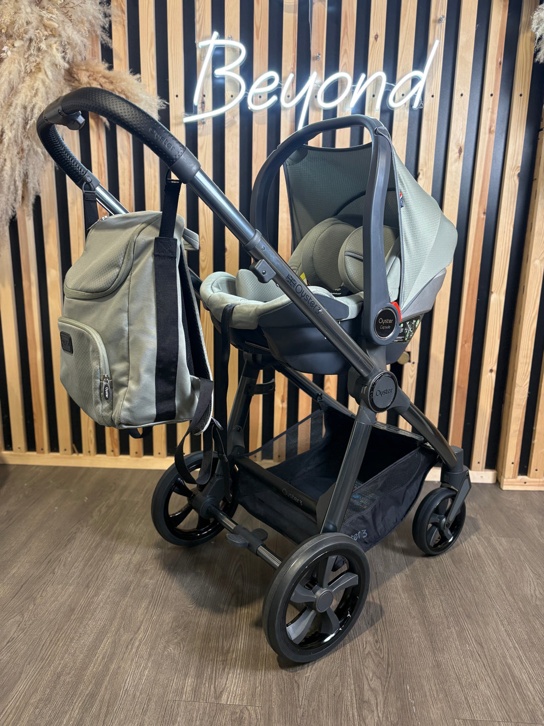 PRE LOVED Babystyle Oyster3 Travel System - Spearmint