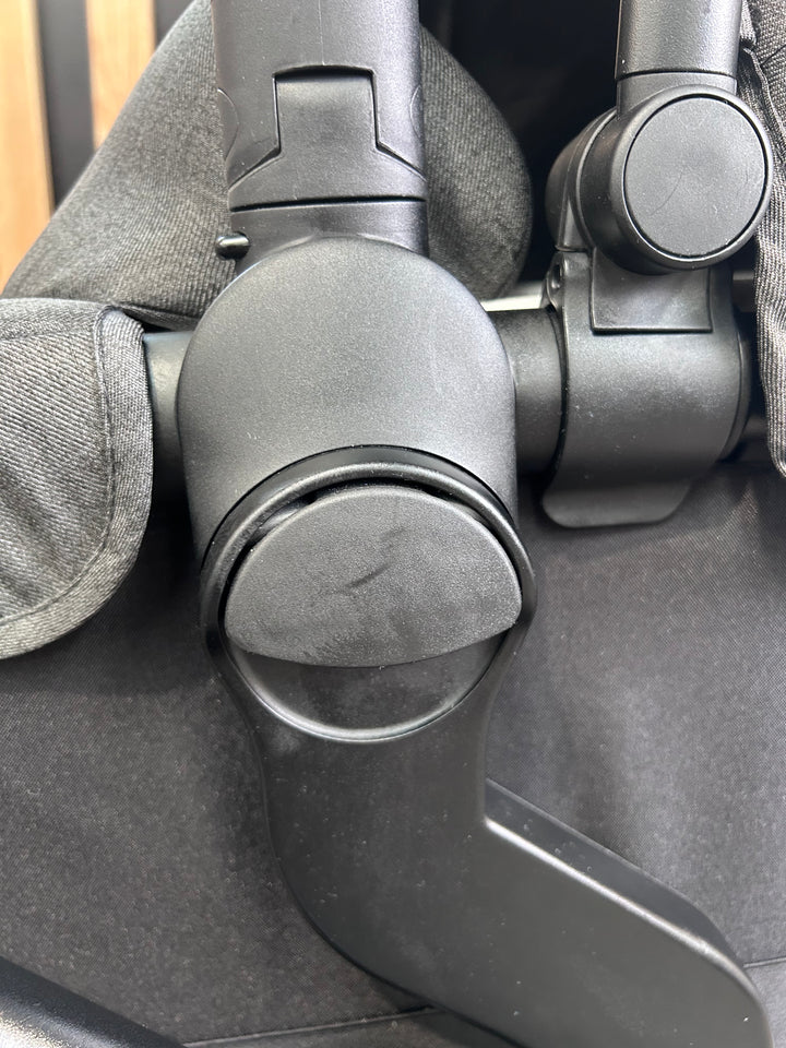 PRE LOVED Silver Cross Coast Travel System - Flint