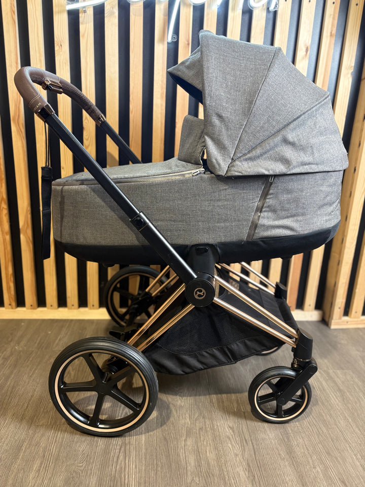 PRE LOVED Cybex Priam Travel System - Manhattan Grey/Rose Gold Including Isofix 360 Base