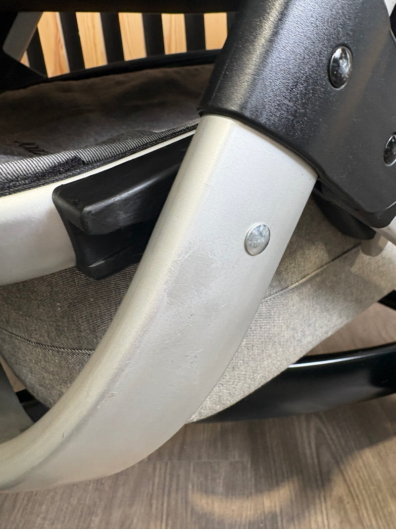 PRE LOVED Joolz Geo Duo Pram - Greige
