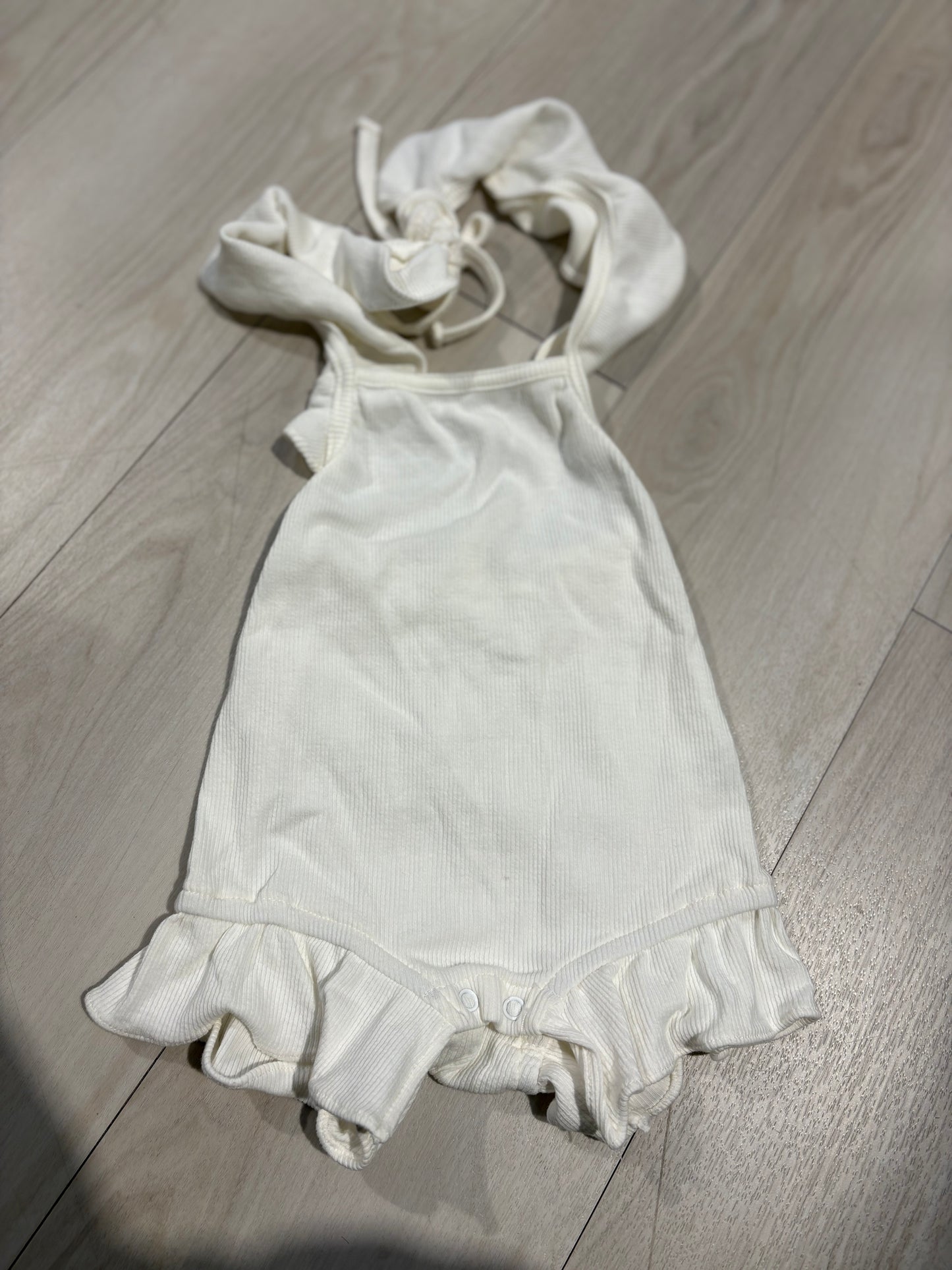 EX DISPLAY Bizzi Growin Romper 6-12M - White