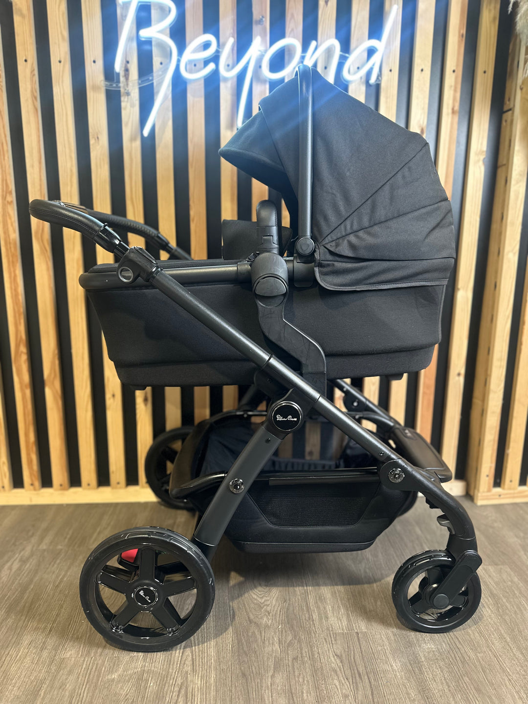 PRE LOVED Silver Cross Wave Pram + Pushchair - Onyx