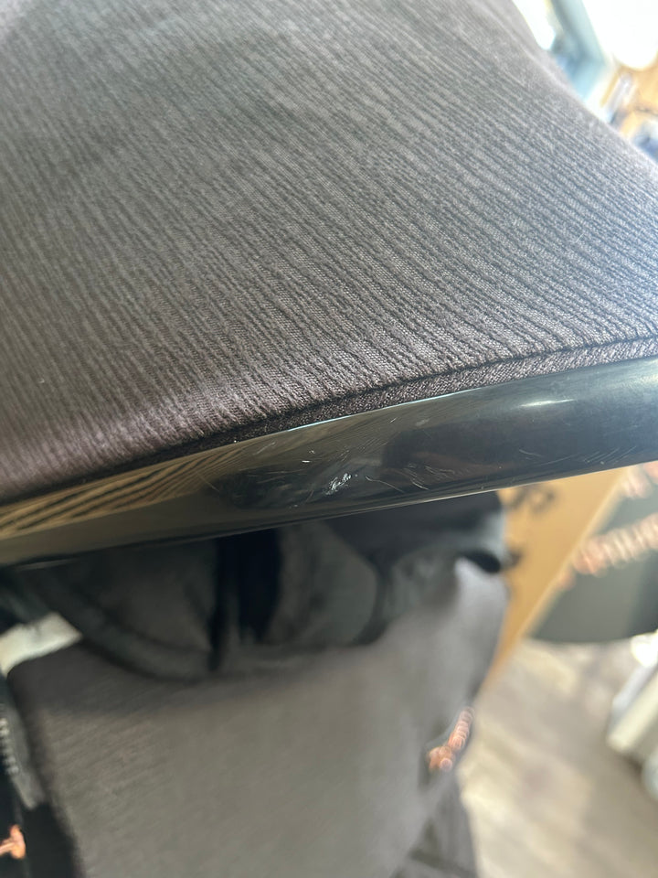 PRE LOVED Venicci Tinum 2.0 2-in-1 Travel System - SE Stylish Black