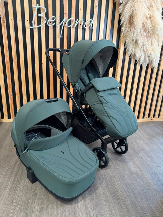 PRE LOVED Venicci Claro 2-in-1 Travel System - Forest