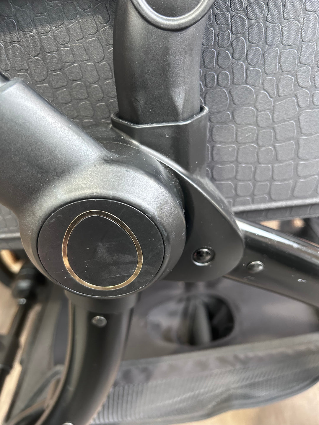 PRE LOVED egg2 Travel System - Jurassic Gold