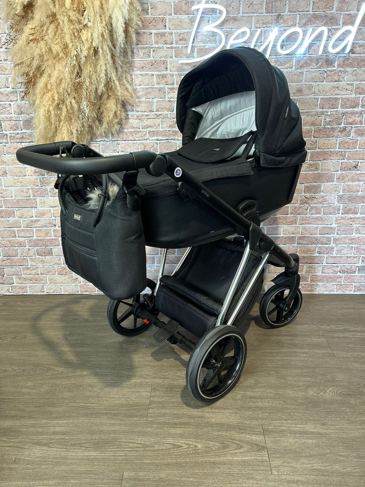 EX DISPLAY Mee-Go Milano Plus Travel System - Platinum