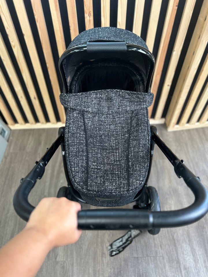 PRE LOVED Mamas & Papas Ocarro Travel System - Opulence