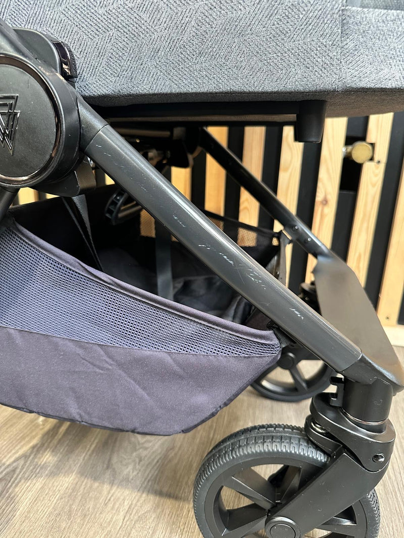PRE LOVED Venicci Tinum Upline 2in1 Travel System - Classic Grey