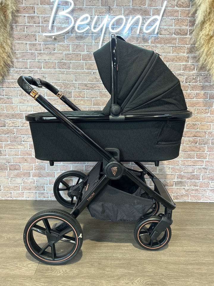 PRE LOVED Venicci Tinum 2.0 SE Travel System - Stylish Black