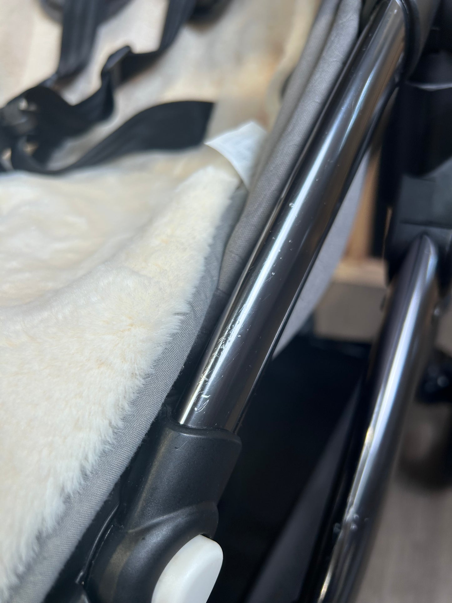 PRE LOVED egg2 Travel System - Jurassic Grey