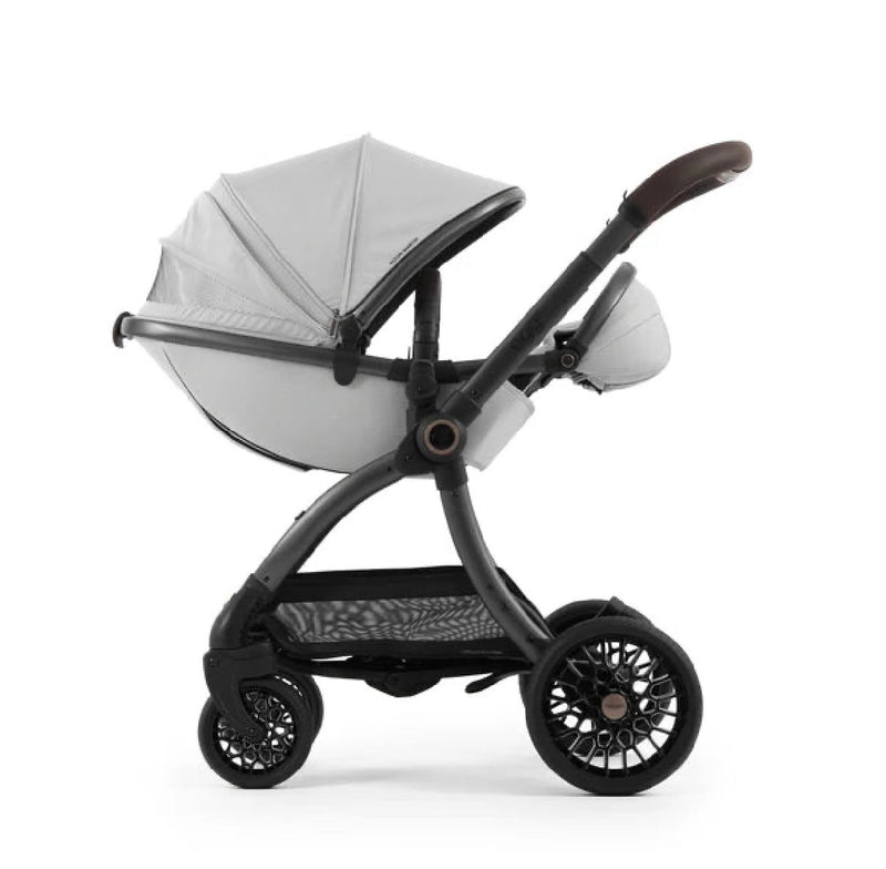EX DISPLAY Aston Martin egg3 Luxury Travel System - Soft Grey