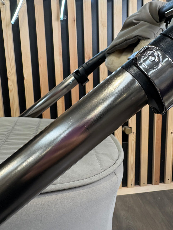 PRE LOVED Mamas & Papas Ocarro Travel System - Everest