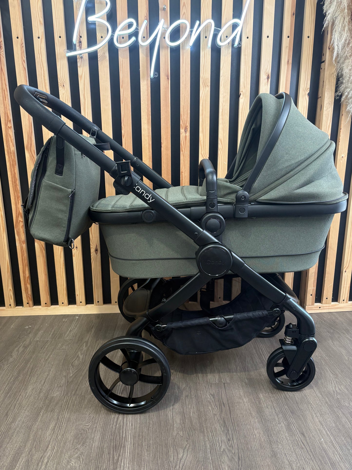 PRE LOVED iCandy Peach 7 Travel System - Ivy