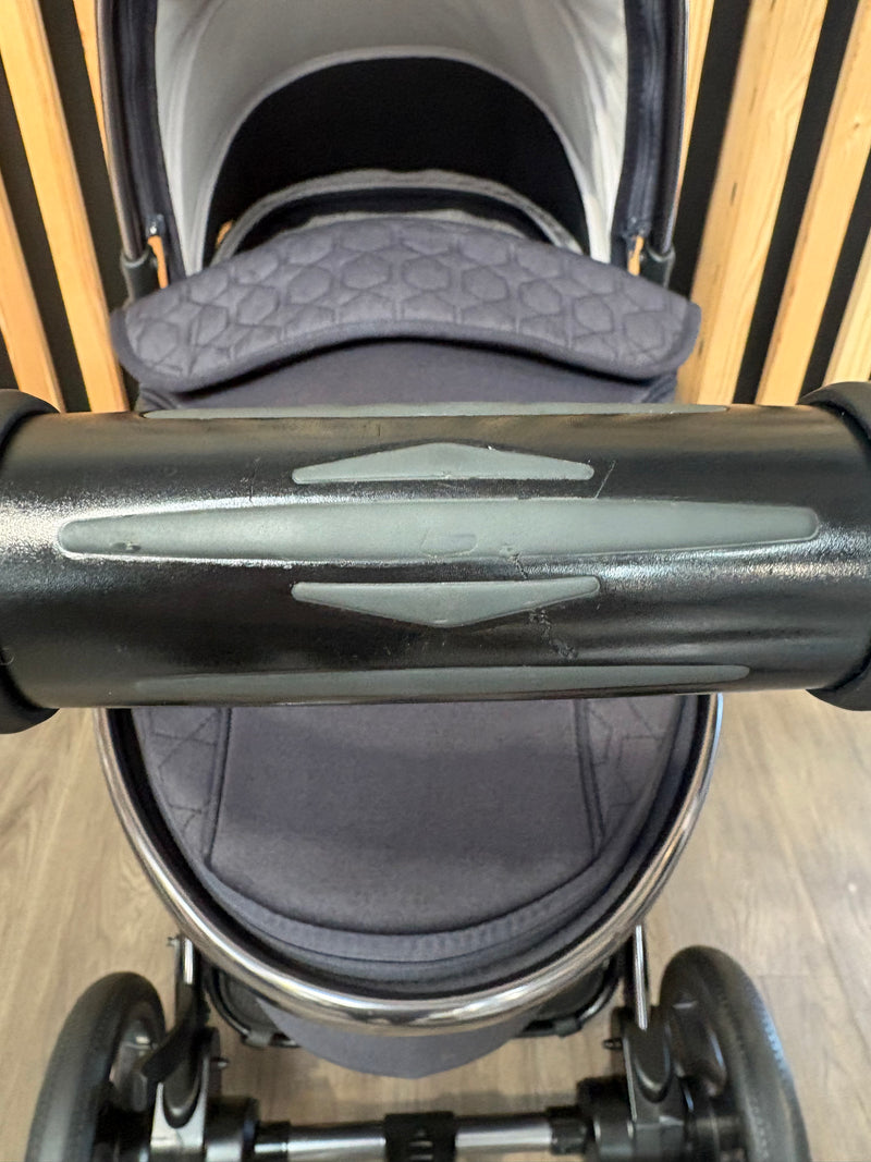 PRE LOVED egg2 Travel System - Cobalt