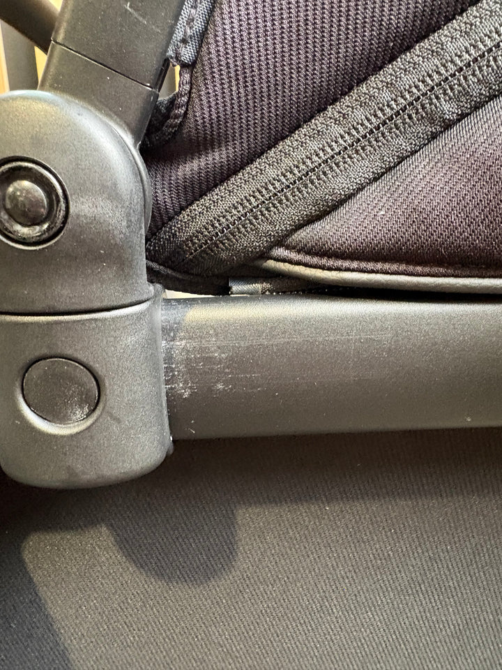 PRE LOVED iCandy Peach 7 Travel System - Jet/Black