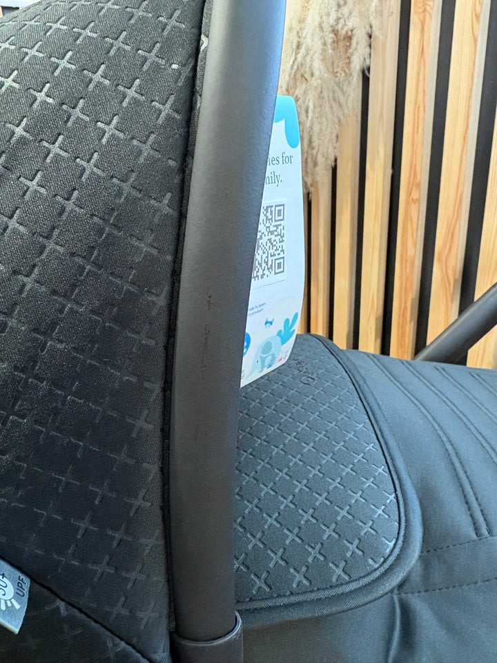 EX DISPLAY Babystyle Oyster4 2-in-1 Travel System - Raven