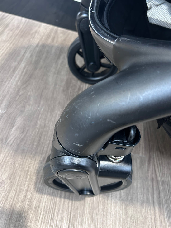 PRE LOVED iCandy Peach 7 Pushchair Bundle - Light Grey