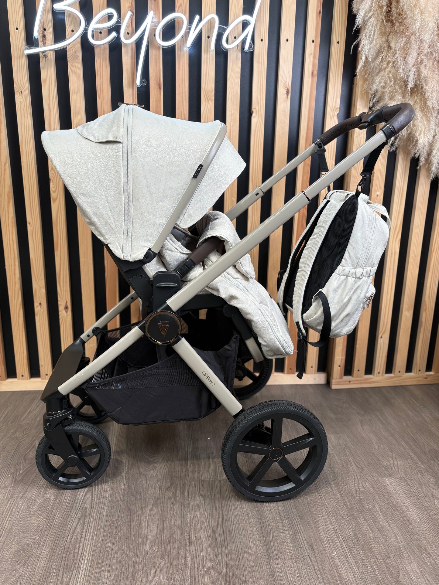 PRE LOVED Venicci Upline2 2-in-1 Travel System - Stone Beige