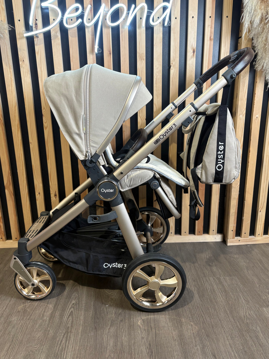 PRE LOVED Babystyle Oyster3 Travel System - Creme Brulee