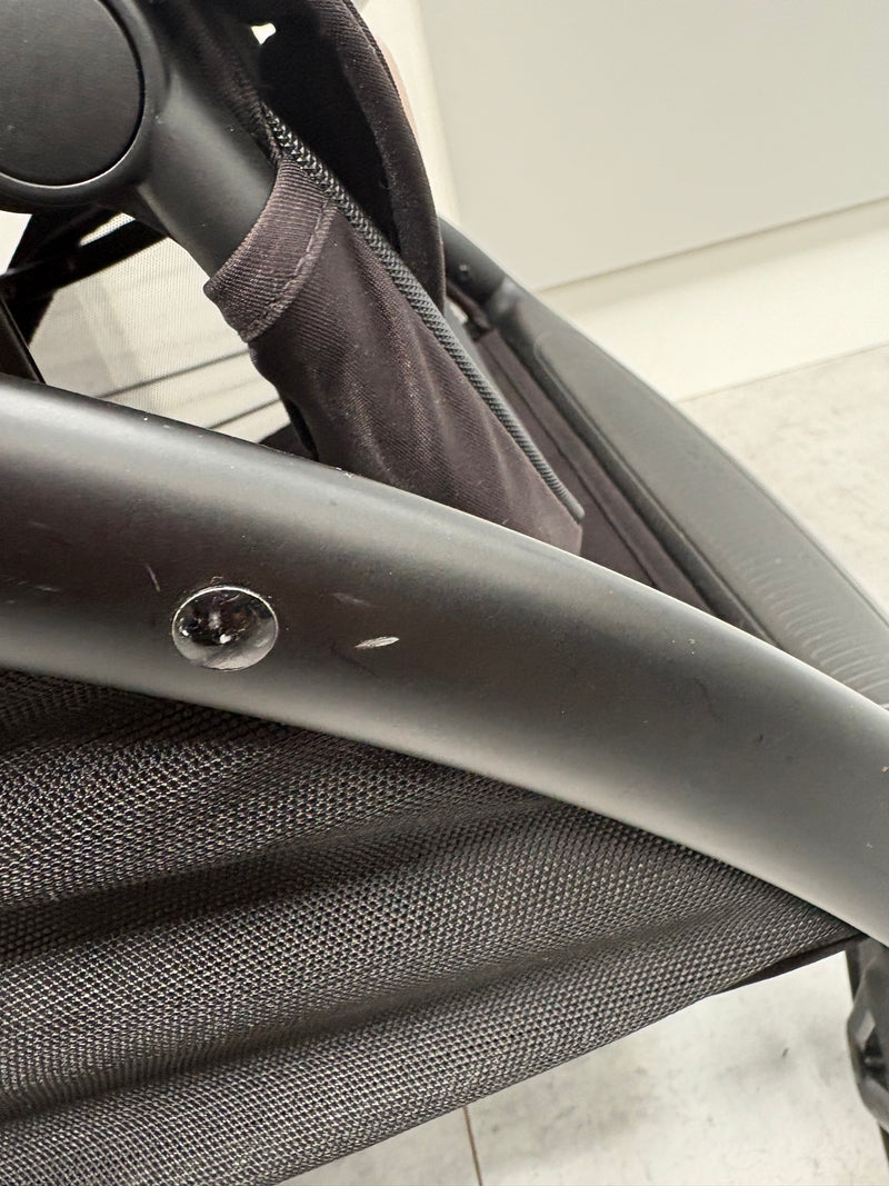 EX DISPLAY iCandy Pip Compact Stroller - Latte