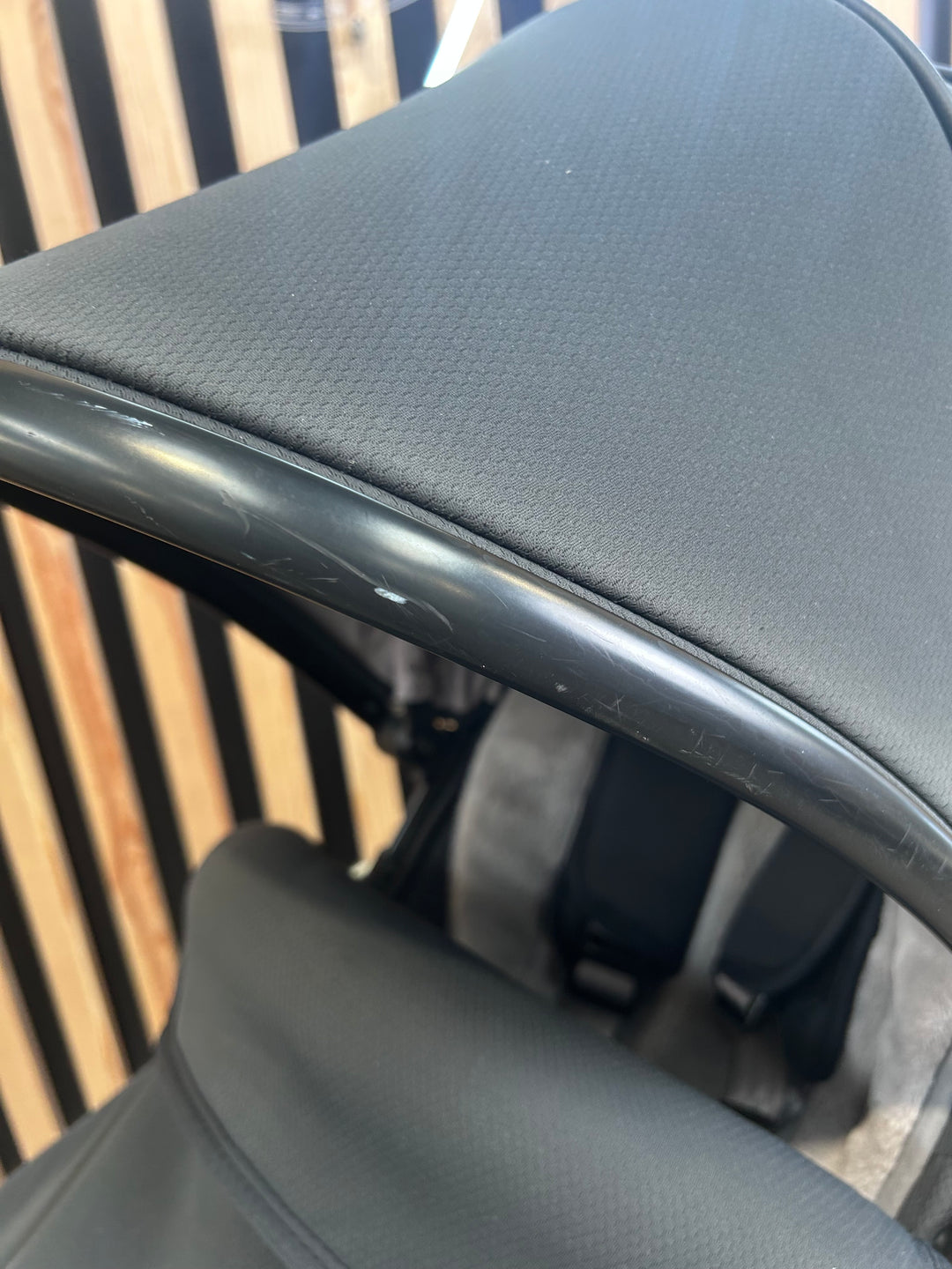 PRE LOVED egg2 Travel System - Just Black