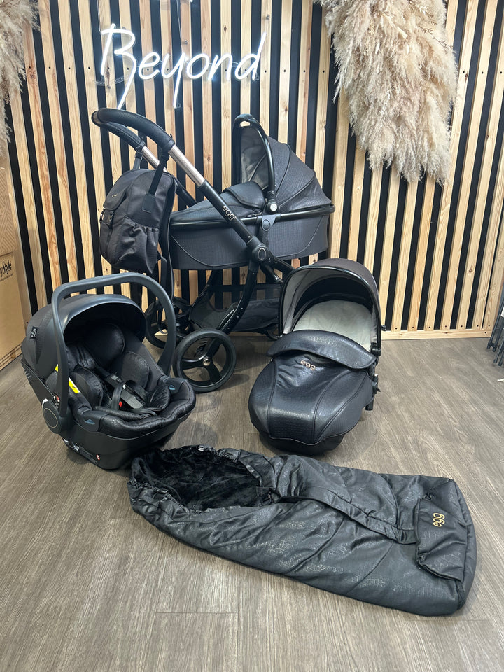 PRE LOVED egg2 Travel System - Jurassic Gold