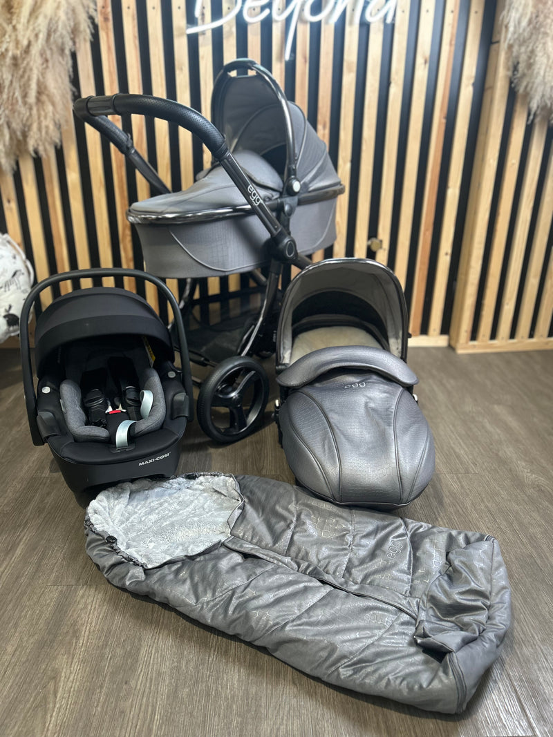 PRE LOVED egg2 Travel System - Jurassic Grey