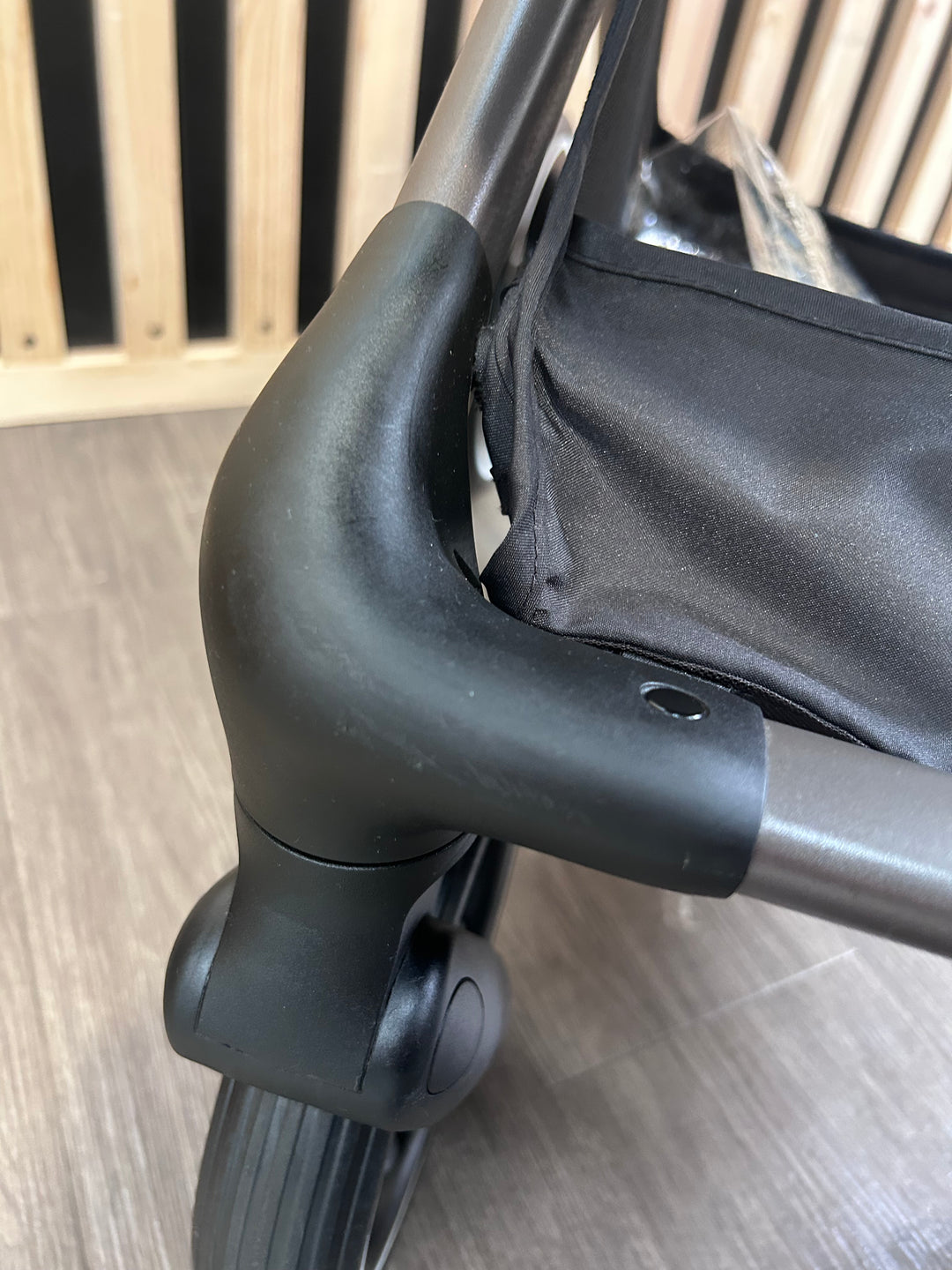 PRE LOVED Cybex Eos Lux Travel System - Seashell Beige