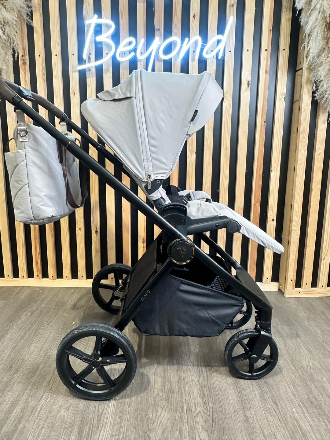 EX DISPLAY Venicci Claro 3in1 Travel System - Vanilla