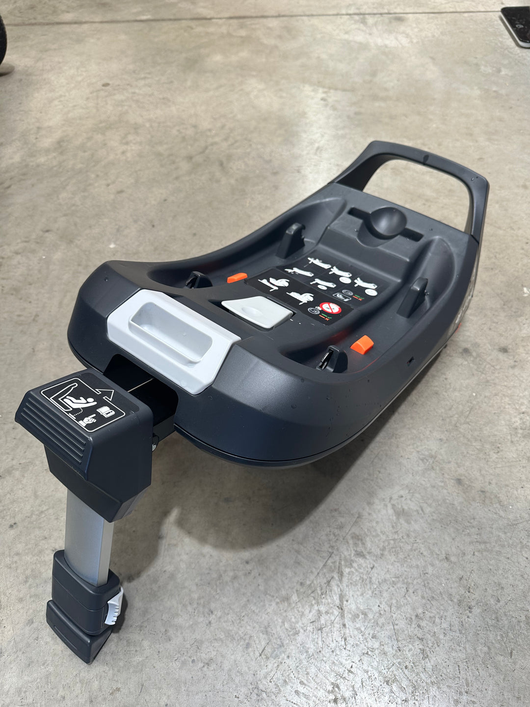 PRE LOVED egg Shell Isofix Base