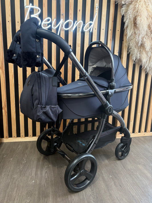PRE LOVED egg3 Travel System - Celestial